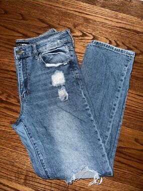 Women’s Fashion Nova Distressed Jeans- Size 9